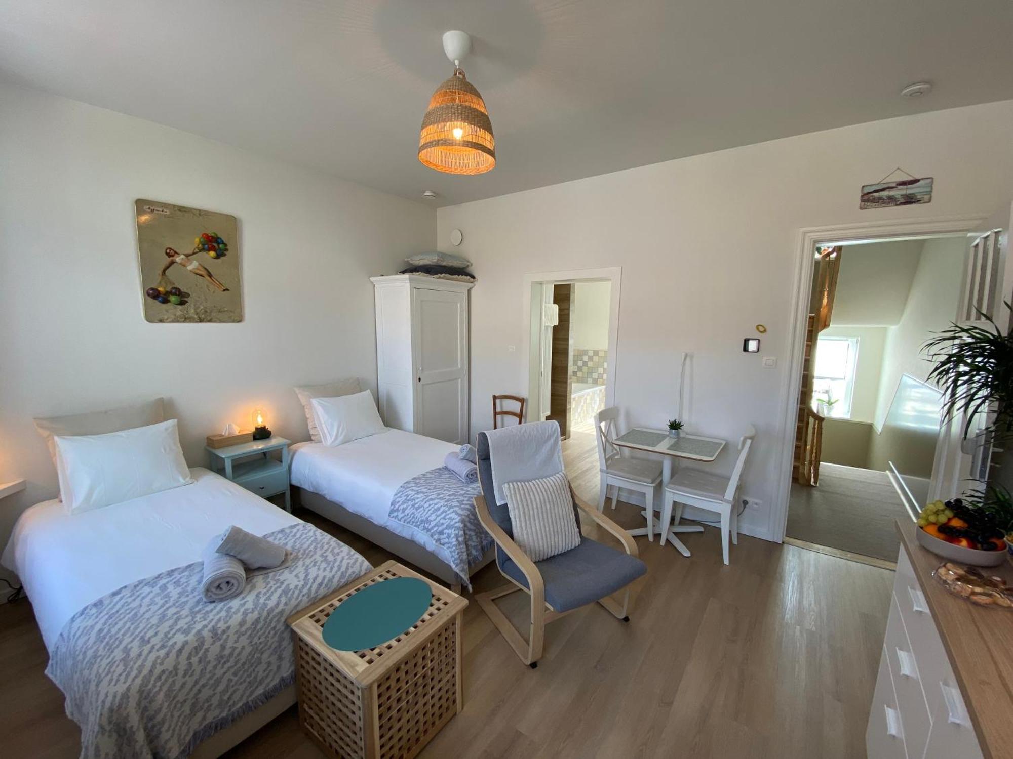 Logies-M Comfort Studios Inc Bikes B&B Oostende Exteriör bild